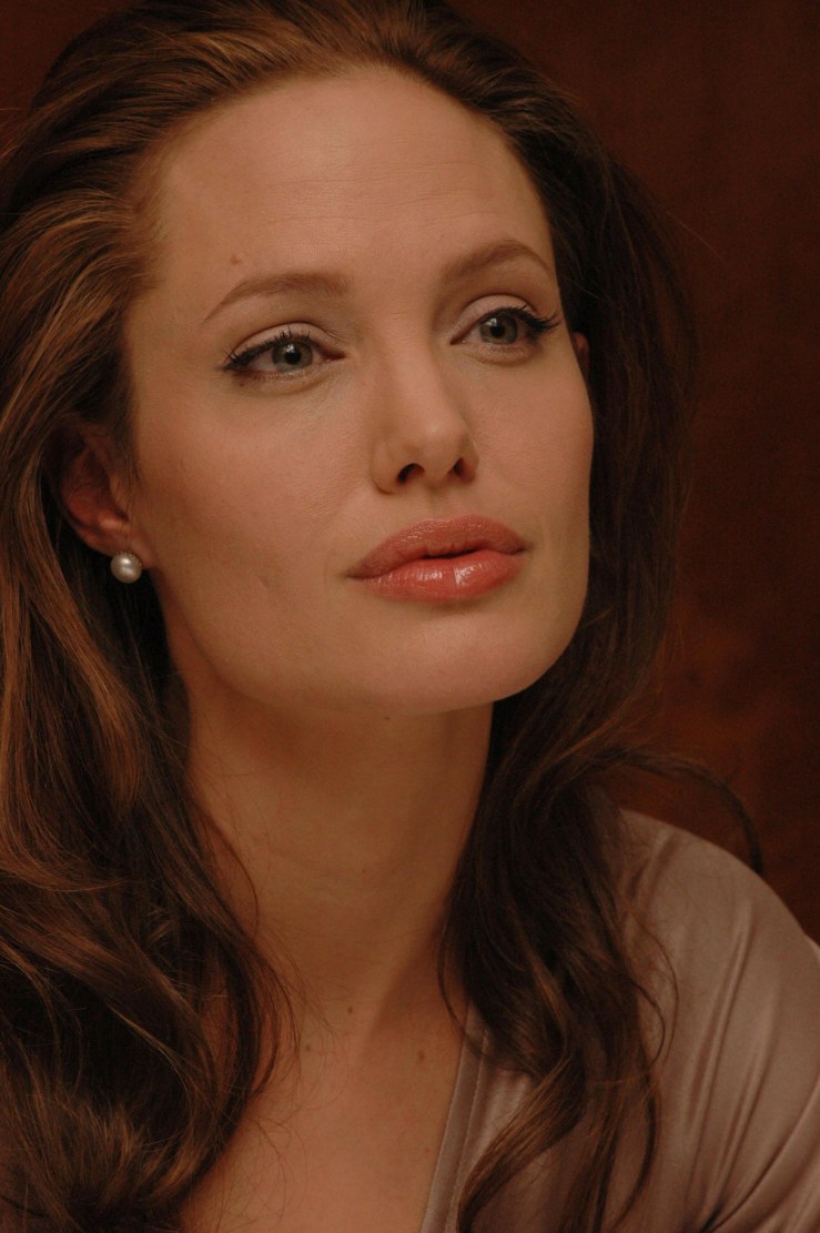 >Angelina Jolie