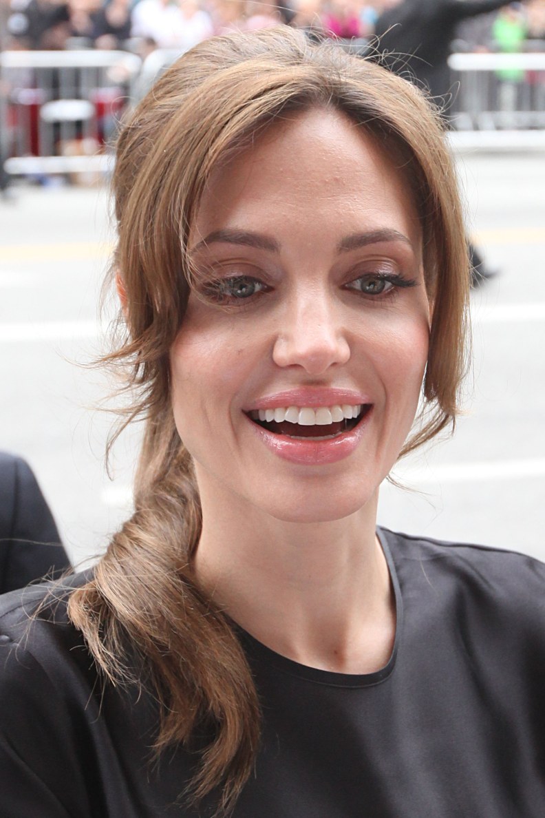 >Angelina Jolie