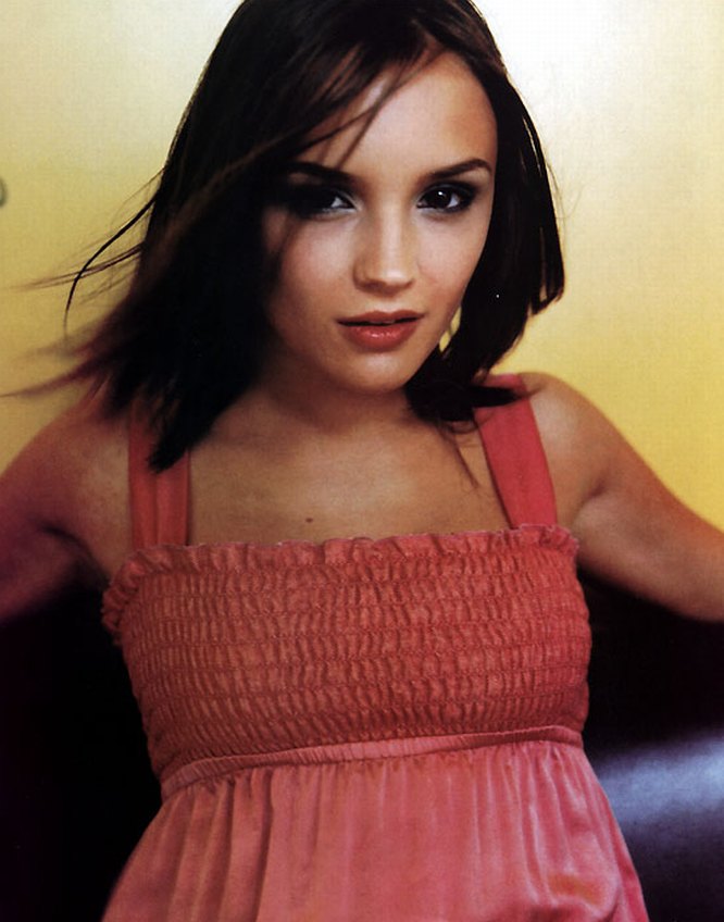 >Rachel Leigh Cook