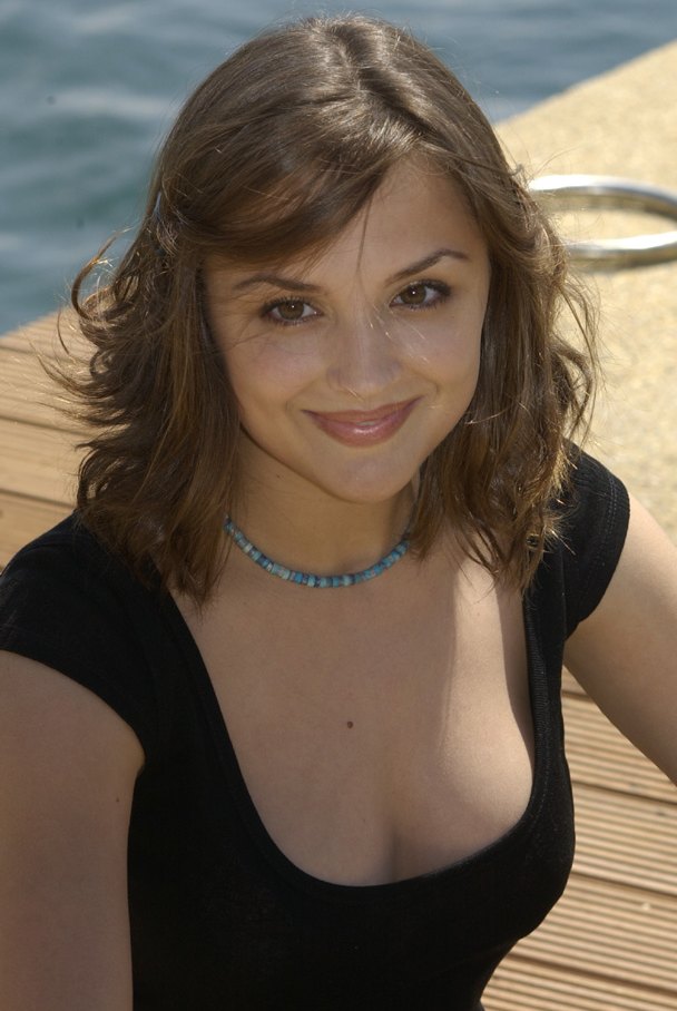 >Rachel Leigh Cook