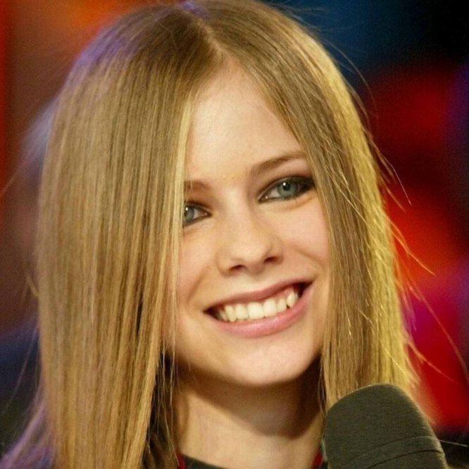 >Avril Lavigne