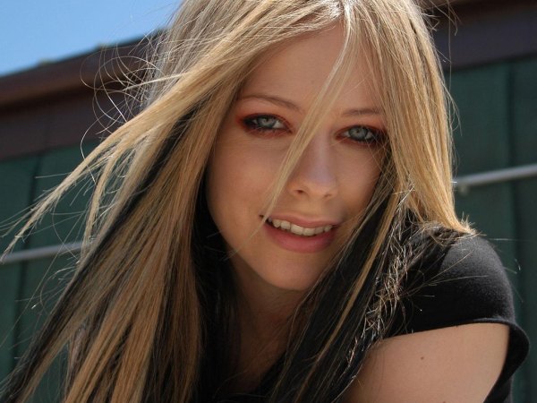 >Avril Lavigne