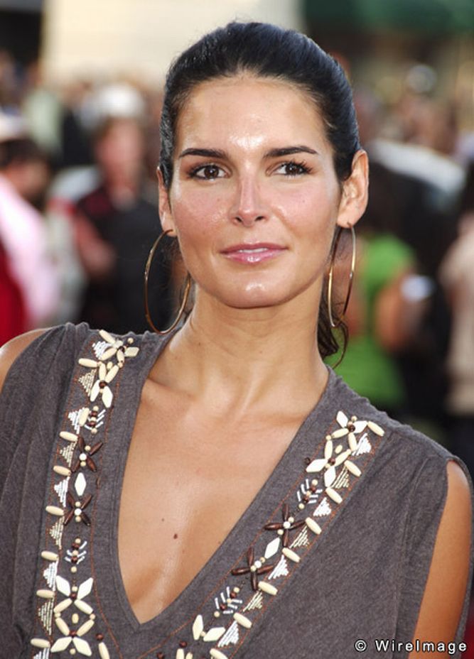 >Angie Harmon