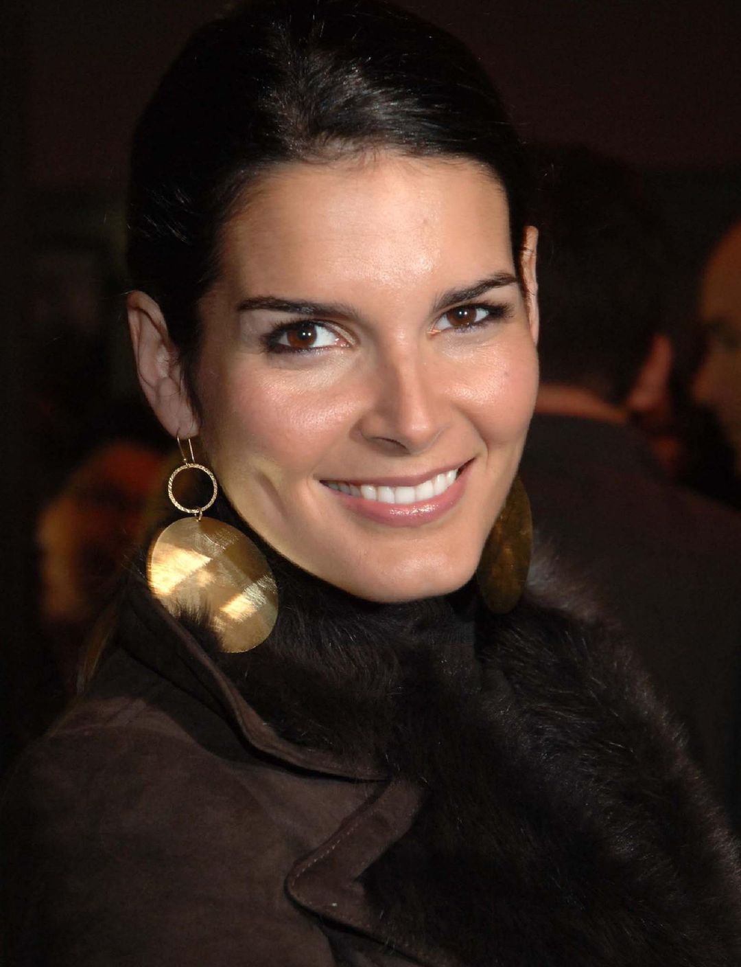 >Angie Harmon