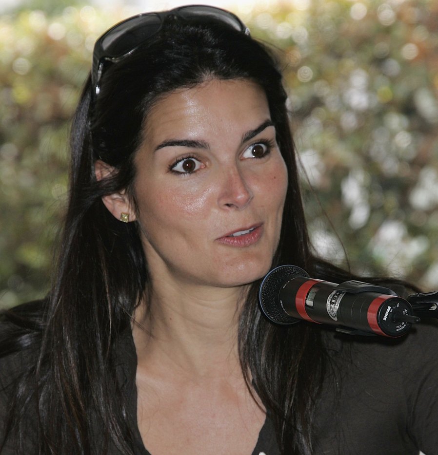 >Angie Harmon