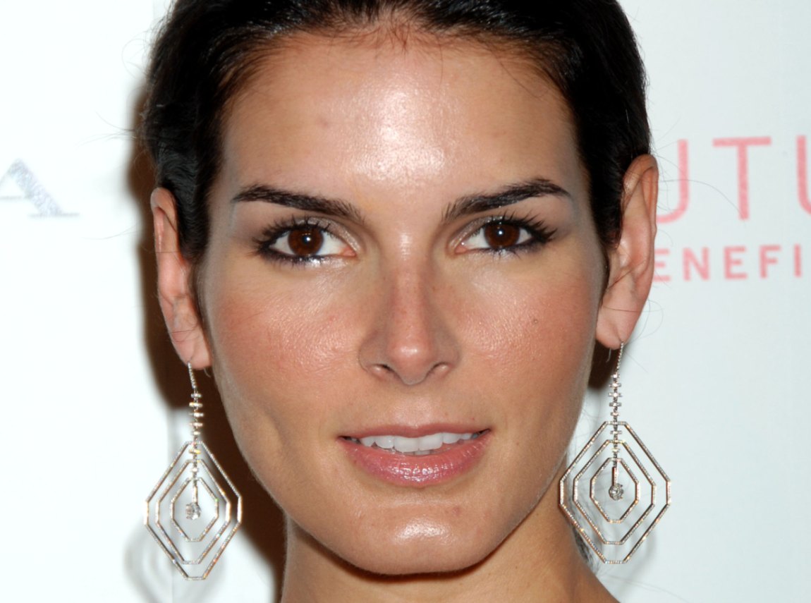 >Angie Harmon