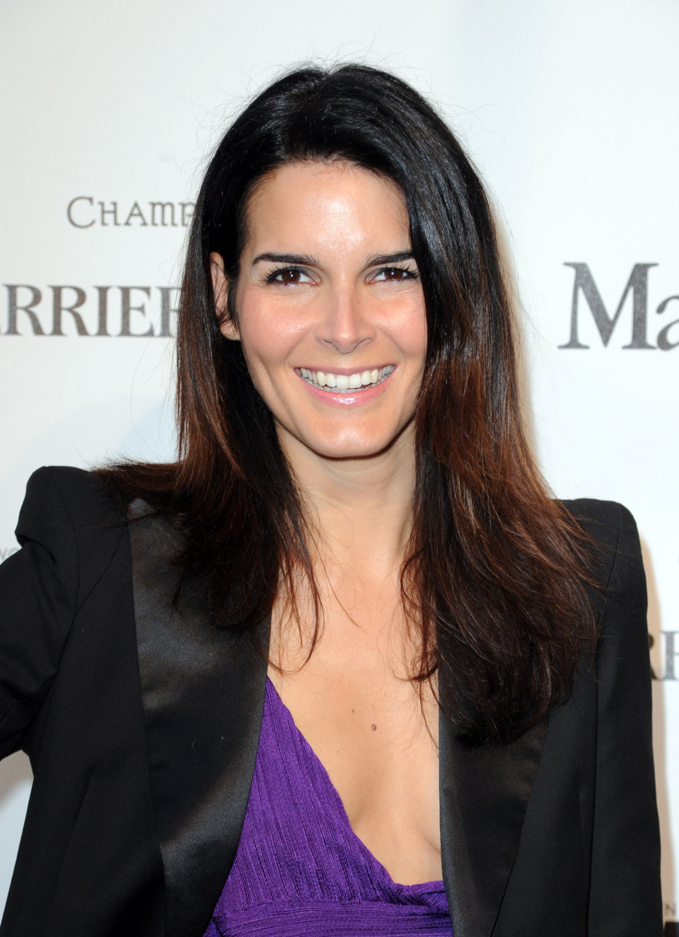 >Angie Harmon