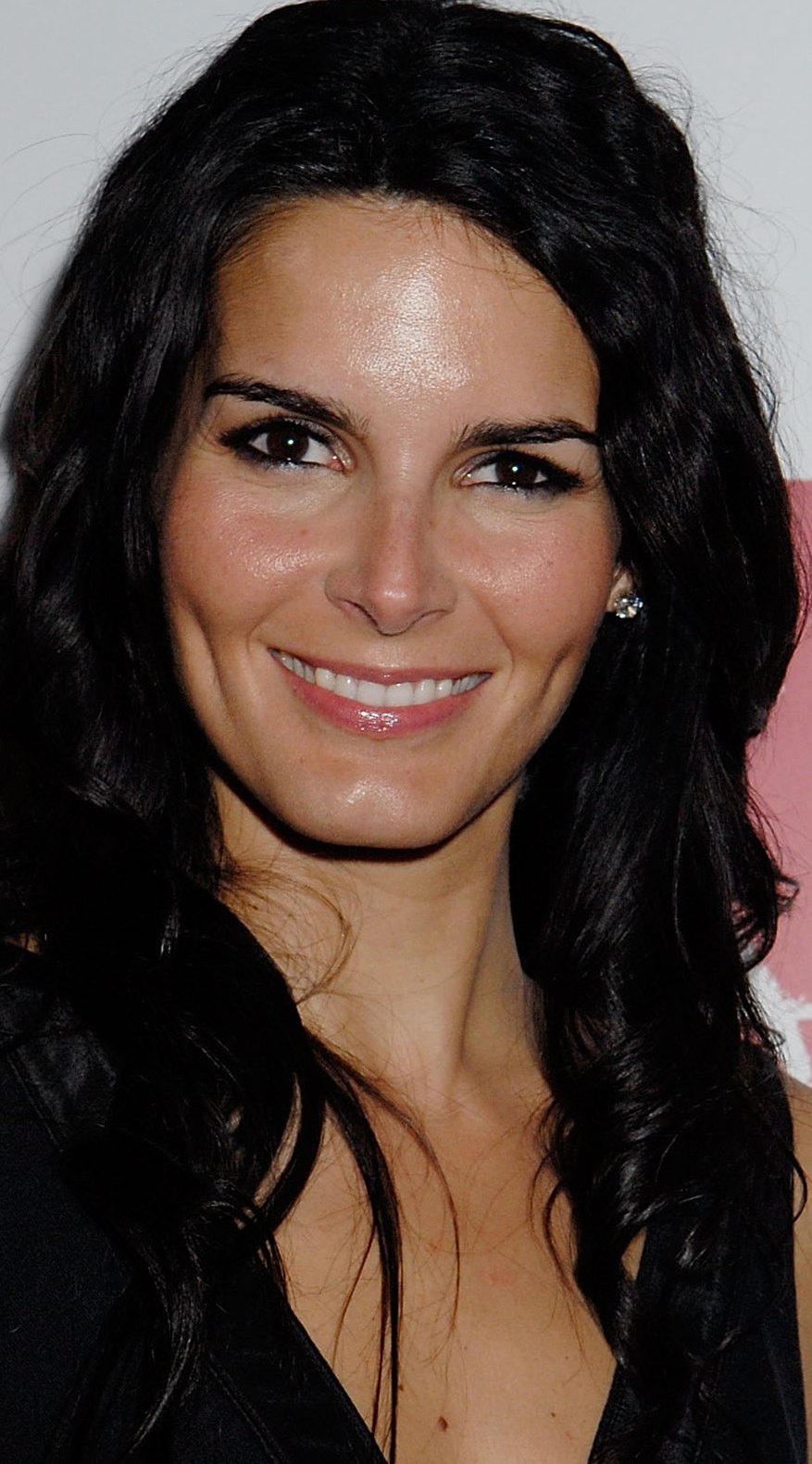 >Angie Harmon