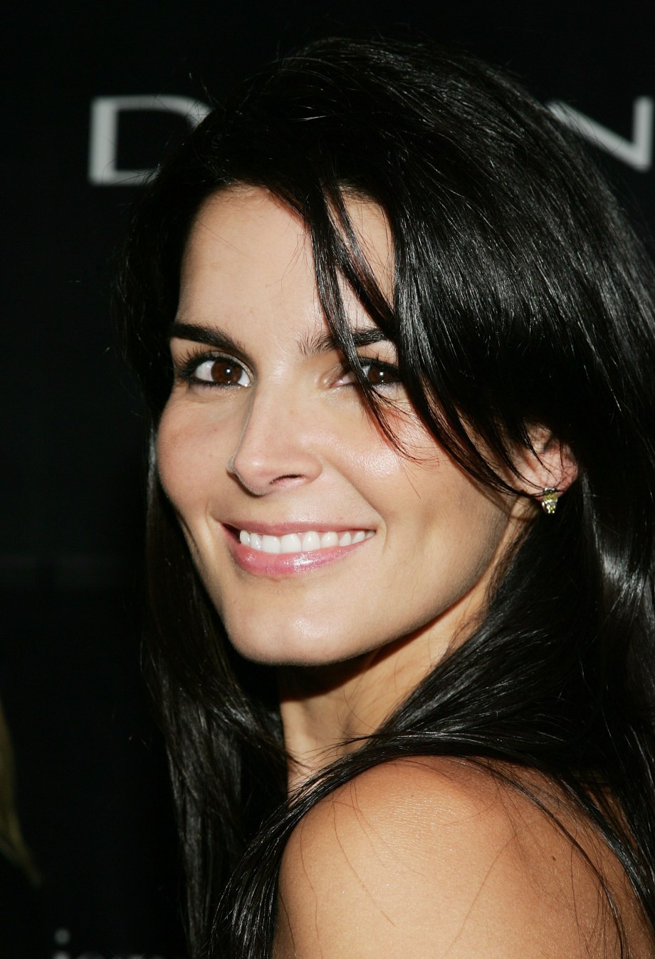 >Angie Harmon