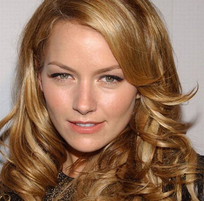 >Becki Newton