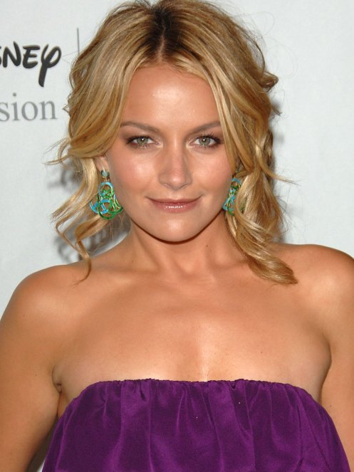 >Becki Newton