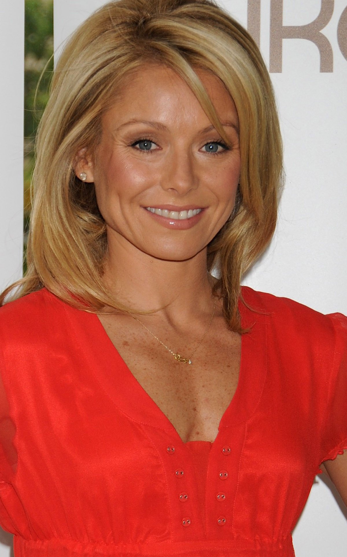 >Kelly Ripa