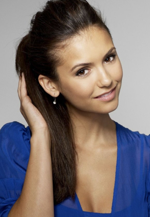 >Nina Dobrev