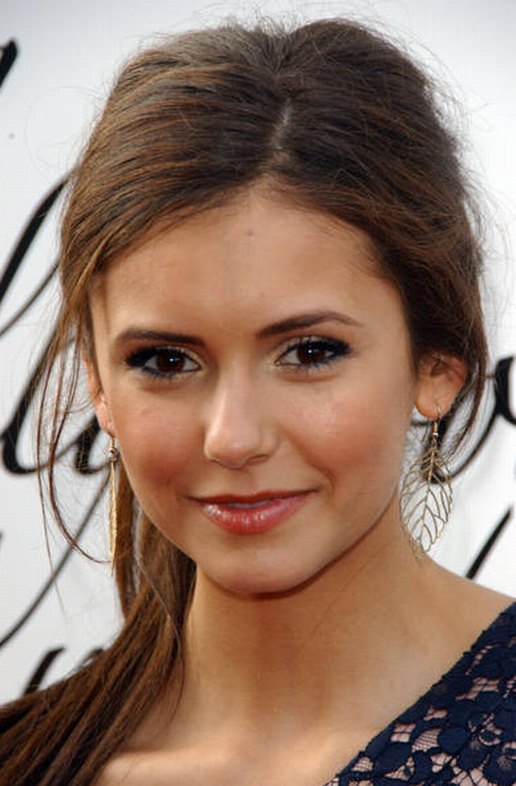 >Nina Dobrev