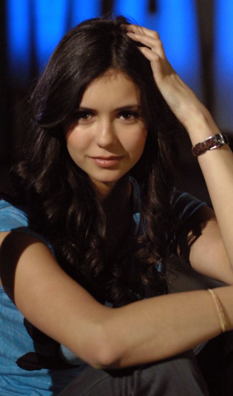 >Nina Dobrev