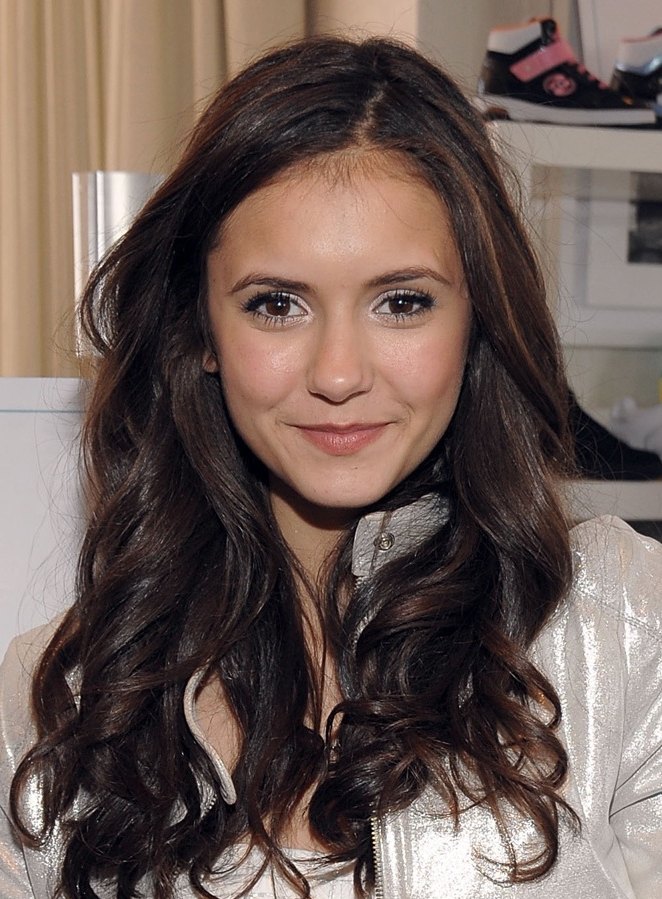 >Nina Dobrev